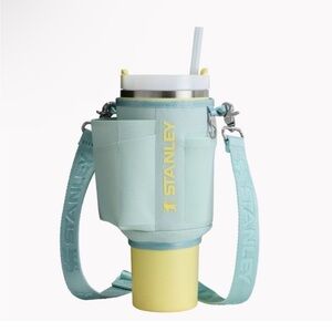 Stanley 40oz quencher carry all blue and yellow new!